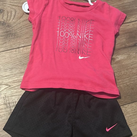 Girls Nike set - Picture 1 of 1